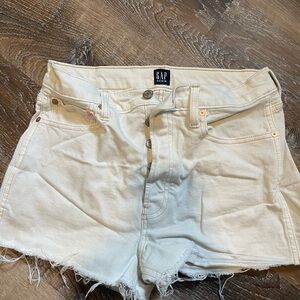 GAP cream denim shorts